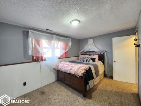 1026 N Polk Avenue Mason City IA 50401