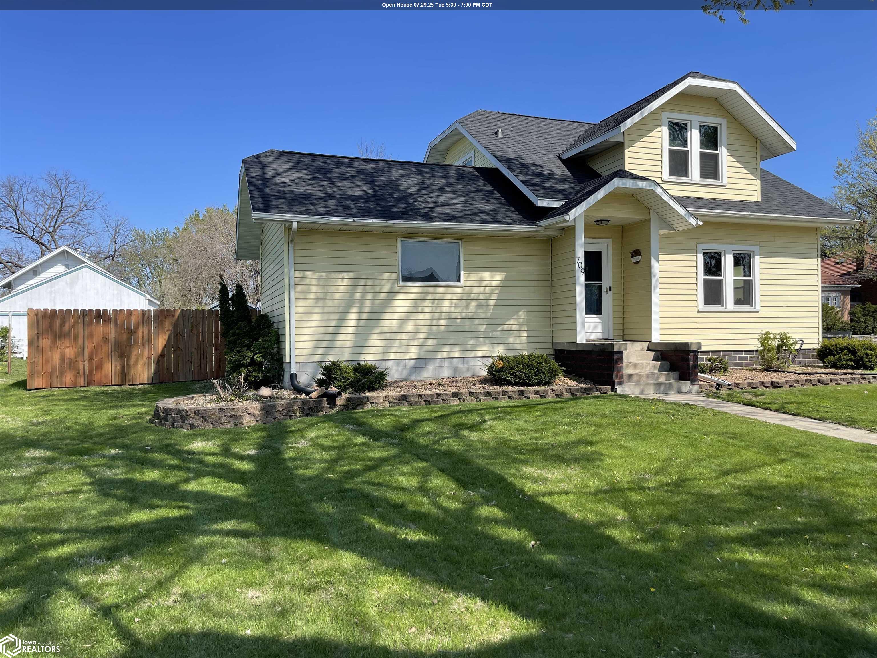 709 S Jones Street Algona IA 50511