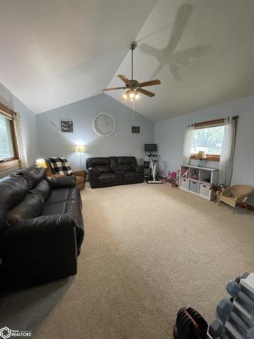 709 S Jones Street Algona IA 50511