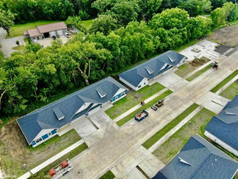 312 27th Place S Clear Lake IA 50428