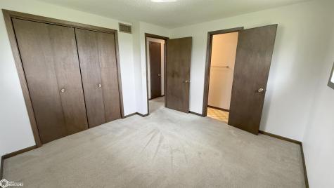 3310 Delaware Avenue Mason City IA 50401