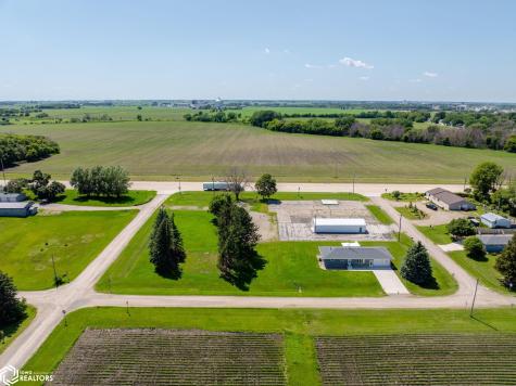 3310 Delaware Avenue Mason City IA 50401