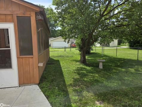 1022 N Monroe Avenue Mason City IA 50401