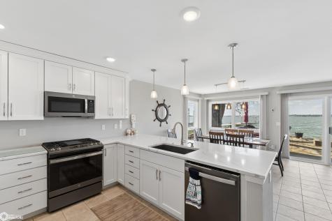 1403 S Lakeview Drive Clear Lake IA 50428