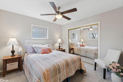 1403 S Lakeview Drive Clear Lake IA 50428