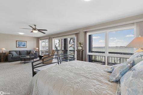 1403 S Lakeview Drive Clear Lake IA 50428
