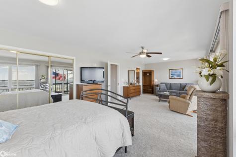 1403 S Lakeview Drive Clear Lake IA 50428