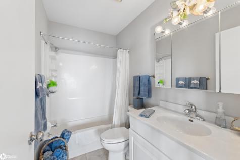 1403 S Lakeview Drive Clear Lake IA 50428