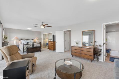 1403 S Lakeview Drive Clear Lake IA 50428
