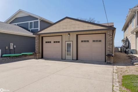 1403 S Lakeview Drive Clear Lake IA 50428