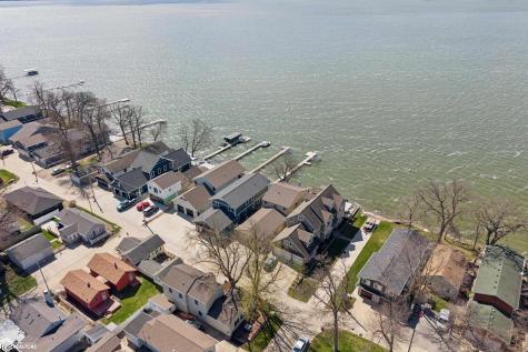 1403 S Lakeview Drive Clear Lake IA 50428