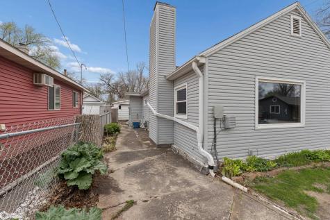 104 14th Place S Clear Lake IA 50428