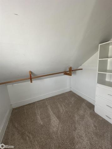 227 Moorhead Iowa Falls IA 50126