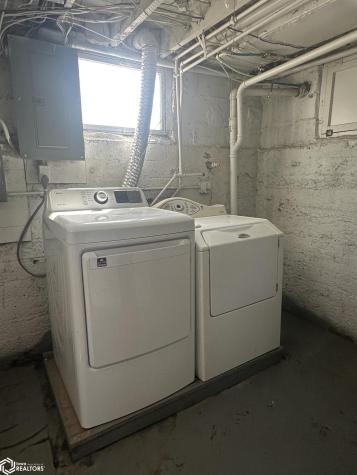 227 Moorhead Iowa Falls IA 50126