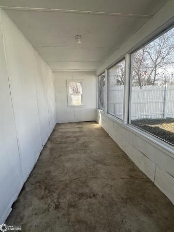 227 Moorhead Iowa Falls IA 50126