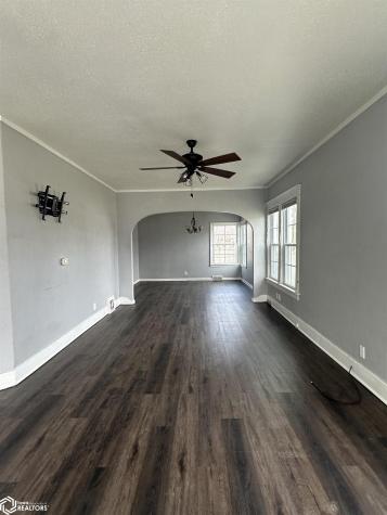 227 Moorhead Iowa Falls IA 50126
