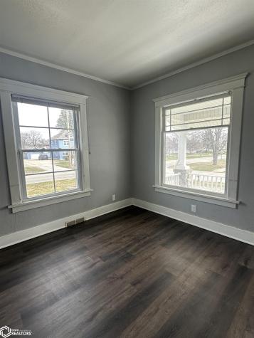 227 Moorhead Iowa Falls IA 50126