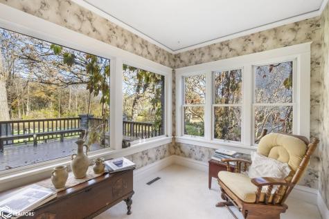 125 N Crescent Drive Mason City IA 50401