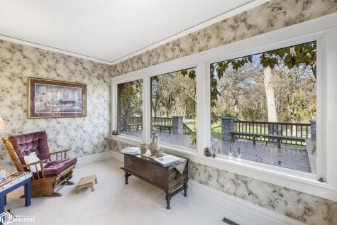 125 N Crescent Drive Mason City IA 50401