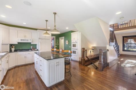 125 N Crescent Drive Mason City IA 50401