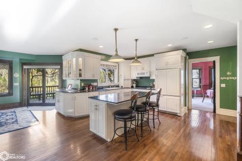 125 N Crescent Drive Mason City IA 50401