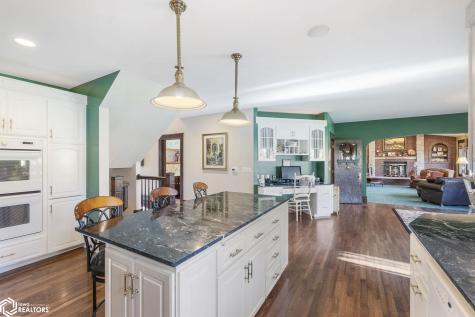 125 N Crescent Drive Mason City IA 50401