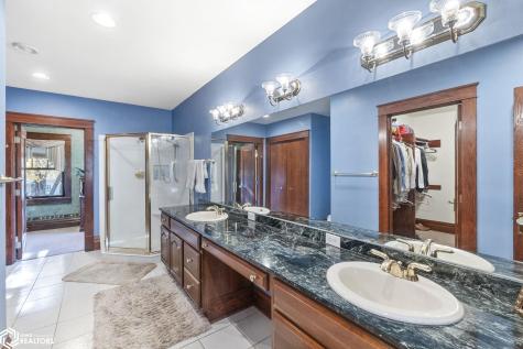 125 N Crescent Drive Mason City IA 50401