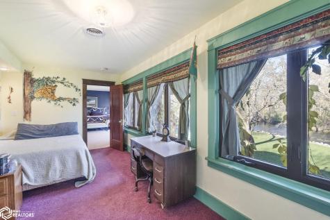 125 N Crescent Drive Mason City IA 50401