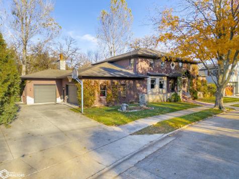125 N Crescent Drive Mason City IA 50401