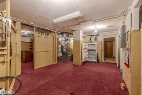 125 N Crescent Drive Mason City IA 50401