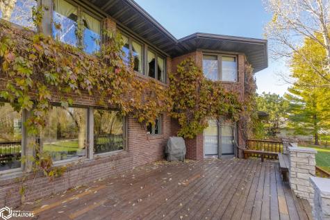 125 N Crescent Drive Mason City IA 50401