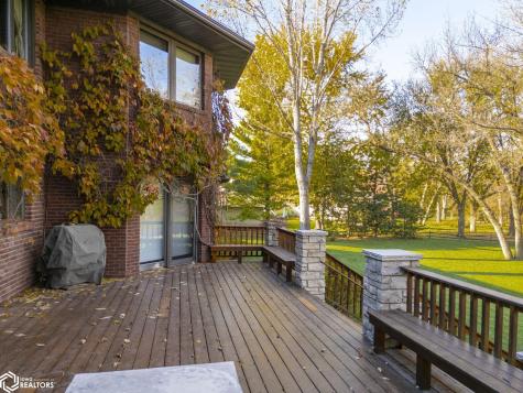 125 N Crescent Drive Mason City IA 50401