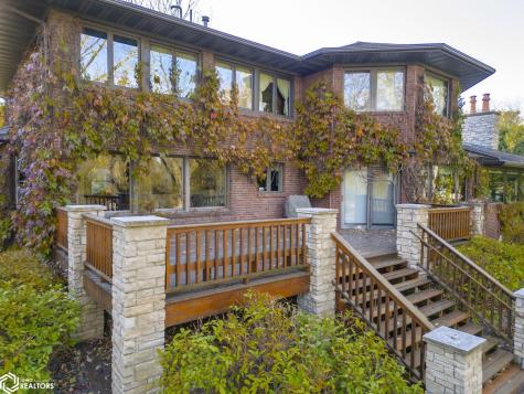 125 N Crescent Drive Mason City IA 50401