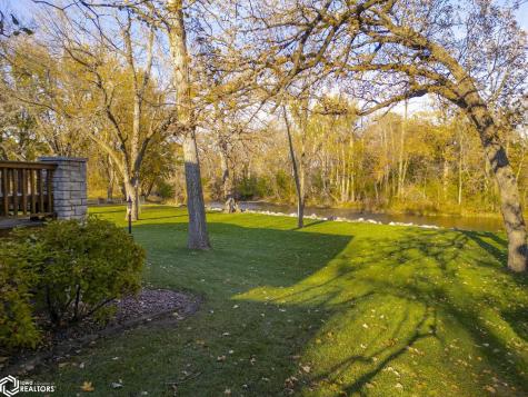 125 N Crescent Drive Mason City IA 50401