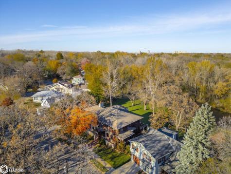 125 N Crescent Drive Mason City IA 50401