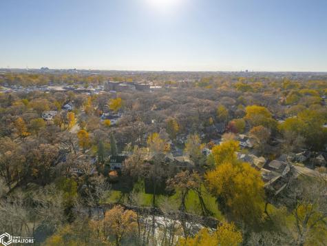 125 N Crescent Drive Mason City IA 50401