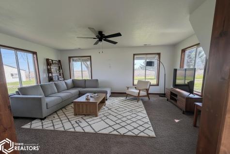 1218 Eagle Avenue Latimer IA 50452