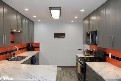 335 E Lyons Street Garner IA 50438