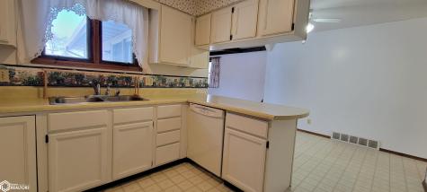 1809 E Locust Algona IA 50511