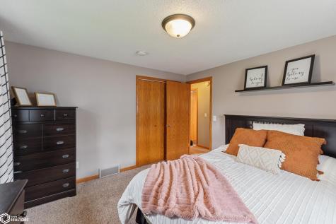706 6th Street SE Mason City IA 50401