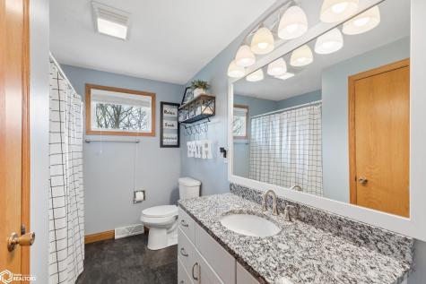706 6th Street SE Mason City IA 50401