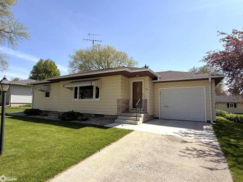 208 7th Street SE Hampton IA 50441