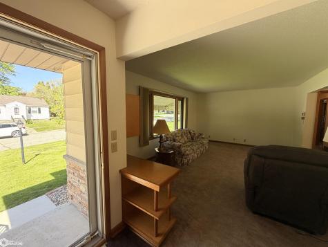 208 7th Street SE Hampton IA 50441