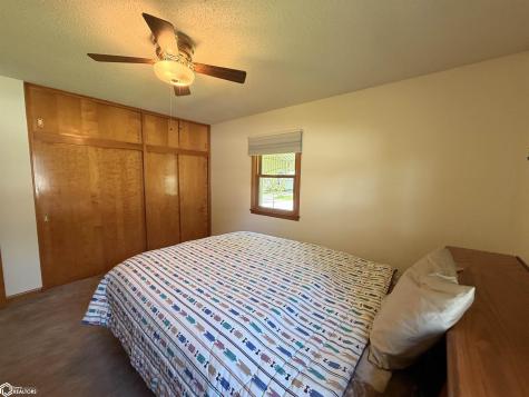 208 7th Street SE Hampton IA 50441