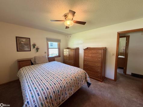 208 7th Street SE Hampton IA 50441