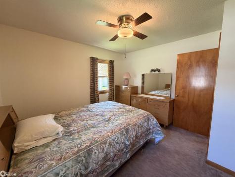 208 7th Street SE Hampton IA 50441