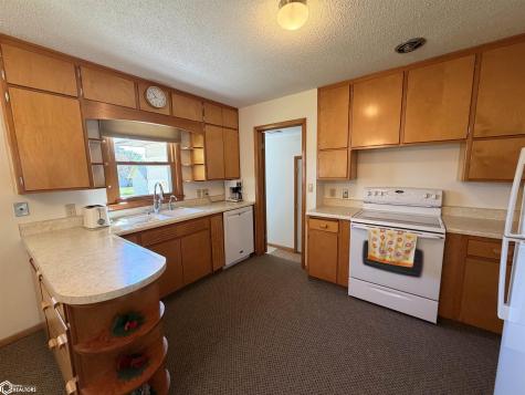 208 7th Street SE Hampton IA 50441