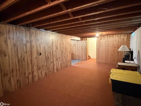 208 7th Street SE Hampton IA 50441