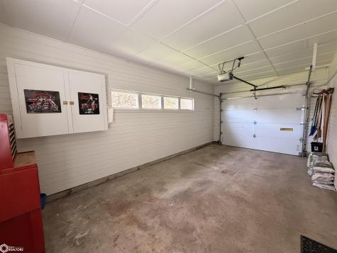 208 7th Street SE Hampton IA 50441