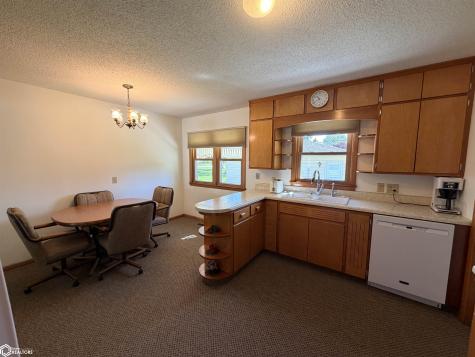208 7th Street SE Hampton IA 50441
